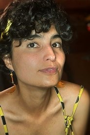 Sara González as María