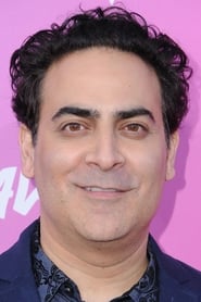 Jason Antoon as Ernie Malik