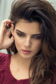 Clara Lago 500x750