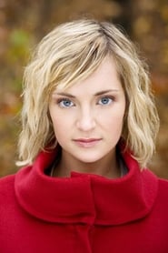 Sabrina Reiter as Julia Schromm