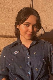 Ariela Barer 500x750