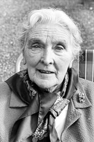 Sybil Thorndike as Sitter in Bath Studio