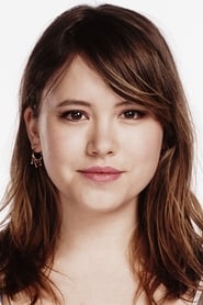 Taylor Spreitler as Courtney Hodsoll