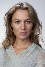 Julia Thurnau as Anna Fellner