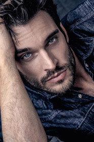 Daniel DiTomasso 800x1200
