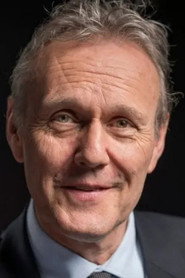 Anthony Stewart Head 334x501