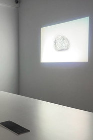 我像石頭一樣來到這裡