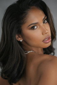 Yomely Fernandez photo 3