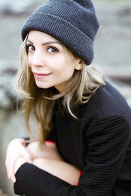 Farrah Aviva 666x1000