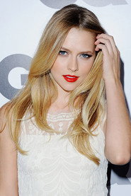 Teresa Palmer 667x1000