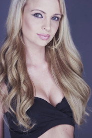 Lindsay Maxwell 719x1078