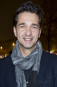 Andreas Elsholz as Anton Lissen