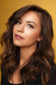 Photo de Grace Aki, qui joue Social Media Girl dans The Daughters of the Domino