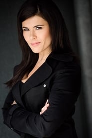 Medina Hahn as Nina #4