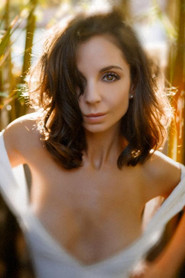 Farrah Aviva 666x1000