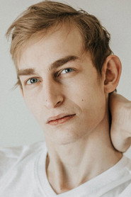 Aaron Strube 1290x1936
