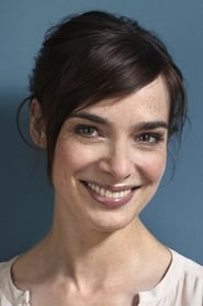 Maja Schöne as Anna