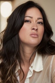 Crystal De La Cruz as Cousin