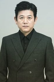 Moon Jung-dae as Economy Minister