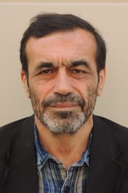 Ahmed Zirek as Chauffeur kurde