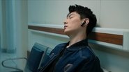 癫老二被威胁窝囊逃命求助警察