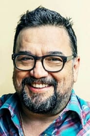 Horatio Sanz as Gallery Owner