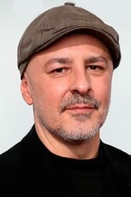 Profile picture of Roberto Álamo who plays Ruso