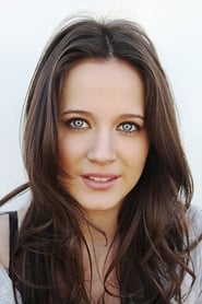 Madeline Duggan as Robin Tyler