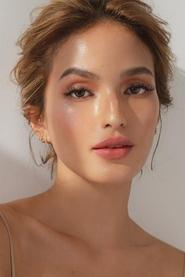 Sarah Lahbati as Girl playing billiards