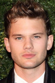 Jeremy Irvine photo