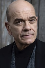 Robert Picardo is Richard Woolsey