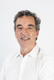 Júlio Magalhães as Self