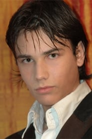 Matteo Urzia as Roberto Martinelli