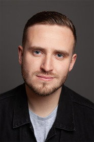 Retrato de Reece Hallam