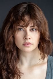 Chloe Van Landschoot as Nicole Kessinger