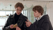 Salatut elämät - Episodio 48: Episodio 48