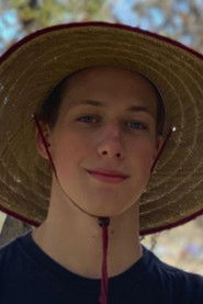 Dominic Hess as Singer