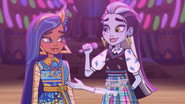 Cleo & Frankie Sing 