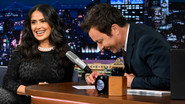 Salma Hayek Pinault, Becky G, Andrew Huberman, Angine de Poitrine