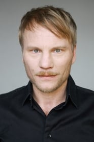 Oliver Bigalke as Elias Schröter