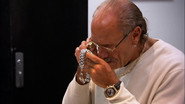 Les Loses It