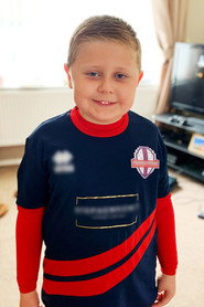 Oliver Douglas 852x1280