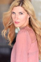 Giordona Aviv as Bloody Woman