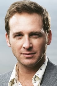 Josh Lucas headshot