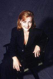 Gillian Anderson 1684x2526