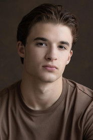 Avery Esteves photo 2