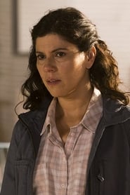 Karen Bethzabe as Elena Reyes