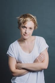 Emma Willmann as Beth