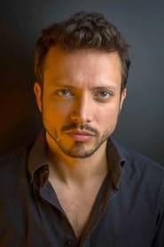 Hugo Tavares as Salvador