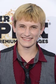 Nathan Gamble as Mason Brewer / Kobe Farentino